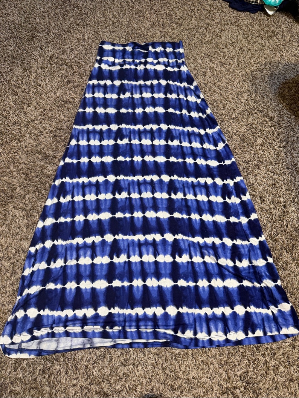 Women’s design history navy blue tie dye maxi skirt. Size medium